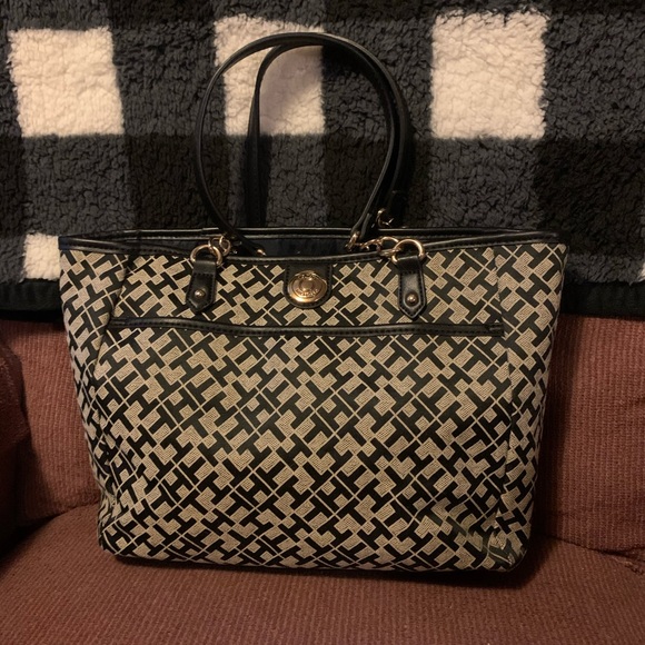 Tommy Hilfiger Handbags - Tommy Hilfiger Handbag
